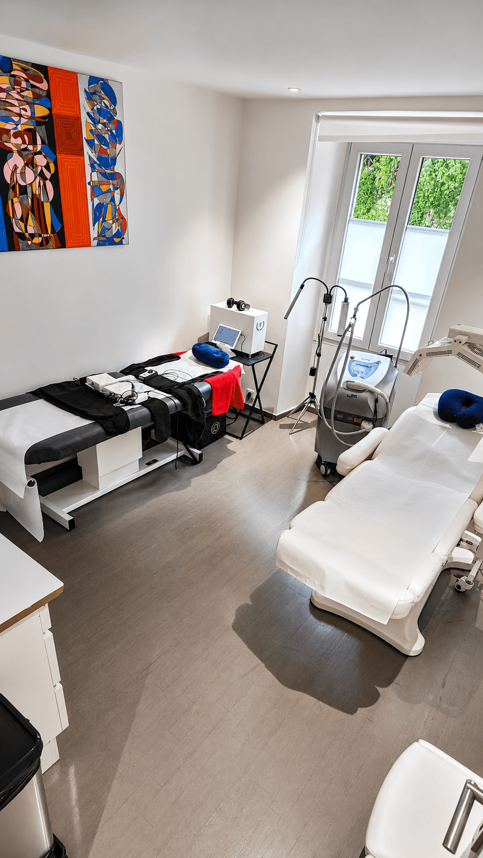 Salle de soins du cabinet du Dr Dahbia Touhlali à Nice